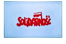sztandar z logo Solidarność