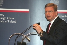 Štefan Füle Komisarz UE ds. Rozszerzenia i Europejskiej Polityki Sąsiedztwa przemawia na mównicy