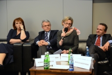 Uczestnicy panelu dyskusyjnego (od lewej): Agnieszka Mazurek, Robert Czarnecki, Anita Ryng, Michał Milczarek