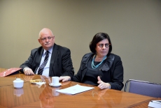 Przy stole siedzą od lewej: Dyrektor KSAP, Ambasador Izraela.
