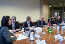 Przedstawiciele delegacji Armenii podczas spotkania
