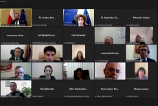 zrzut ekranu przedstawiający uczestników konferencji