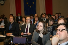 Uczestnicy v edycji Konferencji Frankofońskiej siedzą na auli KSAP.