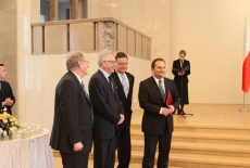 od lewej przedstawiciel delegacji, Jacek Czaputowicz, Sławomir Brudziński i Tomasz Arabski