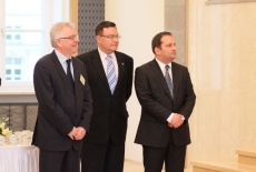 Od lewej stoją Jacek Czaputowicz , Sławomir Brudziński, Tomasz Arabski