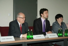 od lewej: Dyrektor KSAP Jan Pastwa, Marcin Sakowicz, Joanna Langiewicz