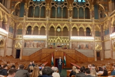 uczestnicy podczas zwiedzania Parlamentu w Budapeszcie