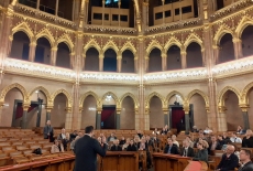 uczestnicy podczas zwiedzania Parlamentu w Budapeszcie