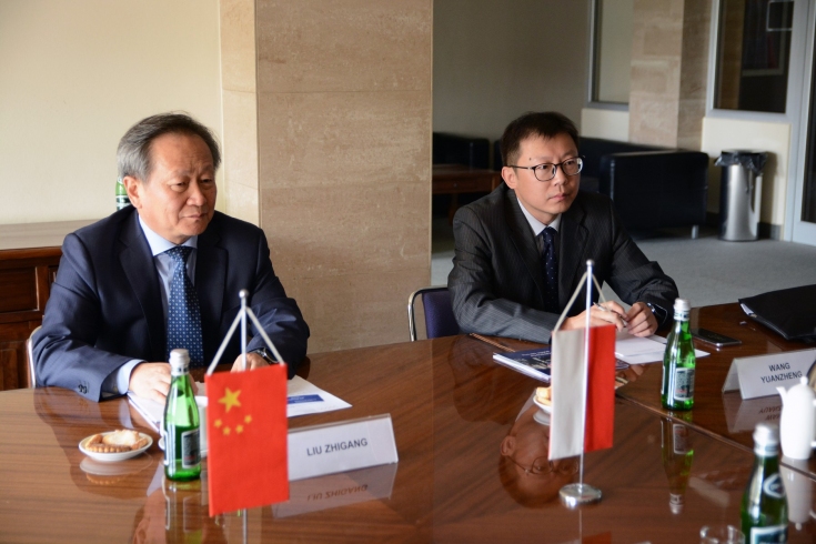 delegacja z Chin podczas spotkania